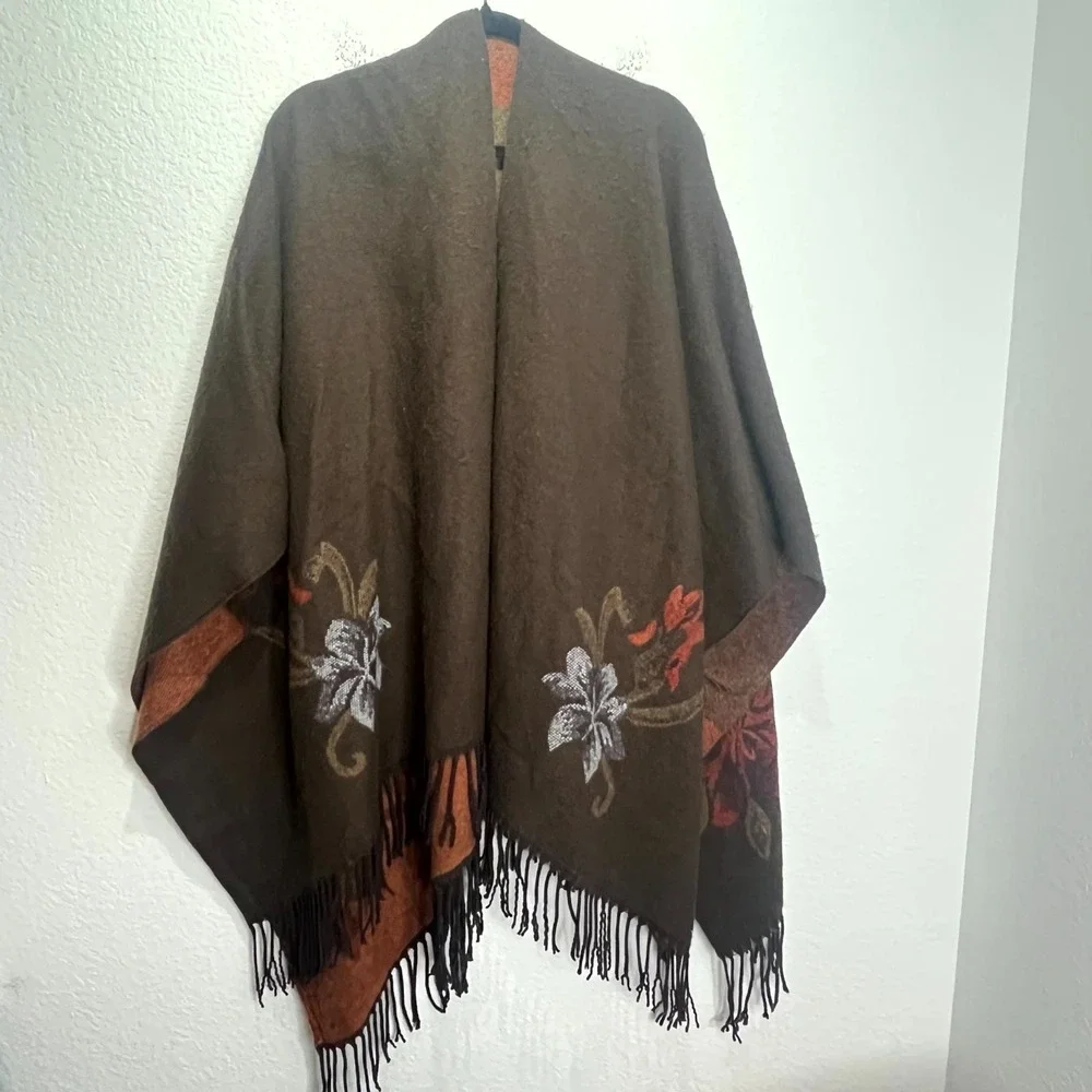 Indigo Soul Poncho Shawl Womens Brown Floral Acrylic Fringe Hem‎ Open Front Wrap